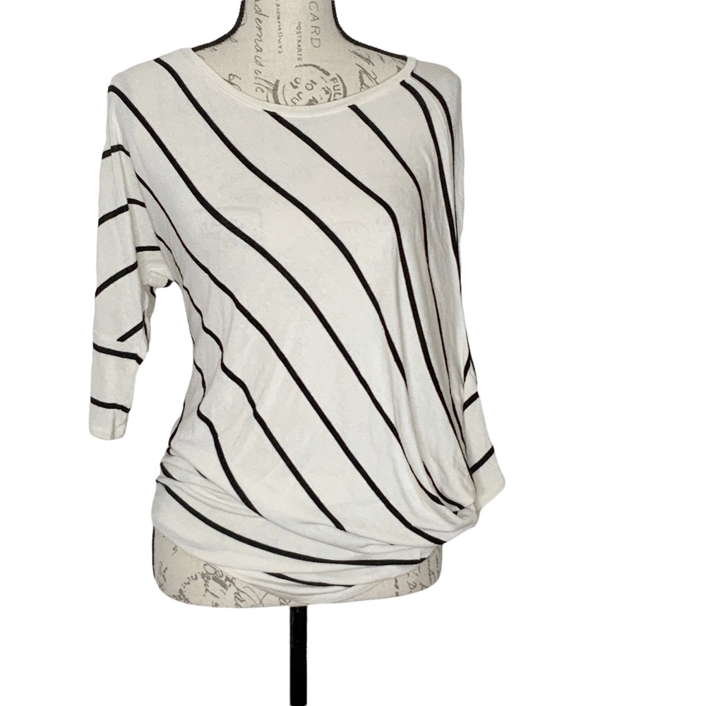 BCBGMAXAZRIA Striped sweater top. Slouches at the sleeves. Size S